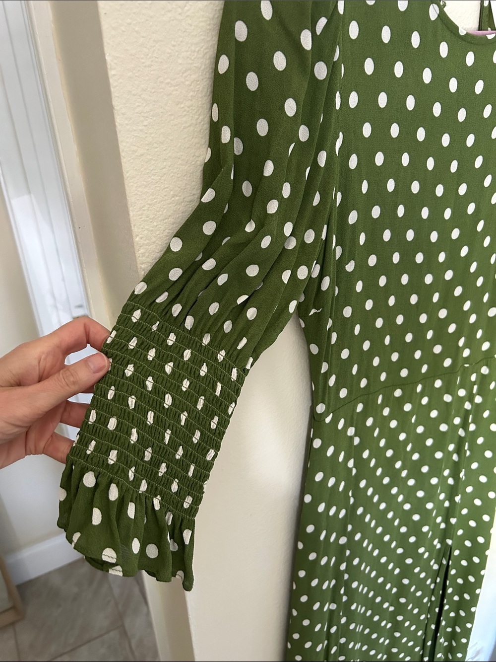 Reformation Carolena midi polka dots Dress in Edamame green - Picture 5 of 12